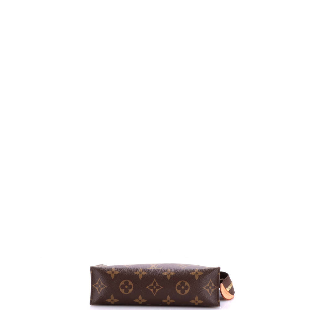 Louis Vuitton 19 Toiletry Pouch - Picture 4 of 8